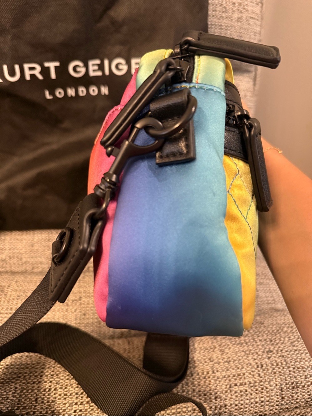 🔥 Kurt Geiger London Rainbow Crossbody – Recycled Nylon 🔥 - Picture 4 of 9